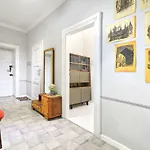 Luxury Retro Apartment, City Center, Wifi